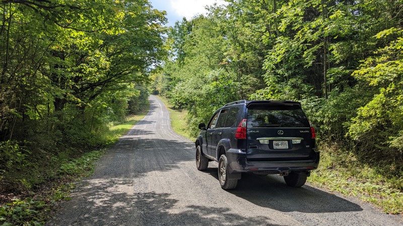 New York: Bradt Hollow Road Hero Photo