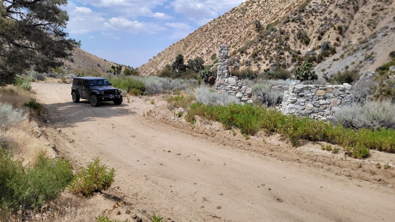 California: Puzzle Canyon Road Hero Photo