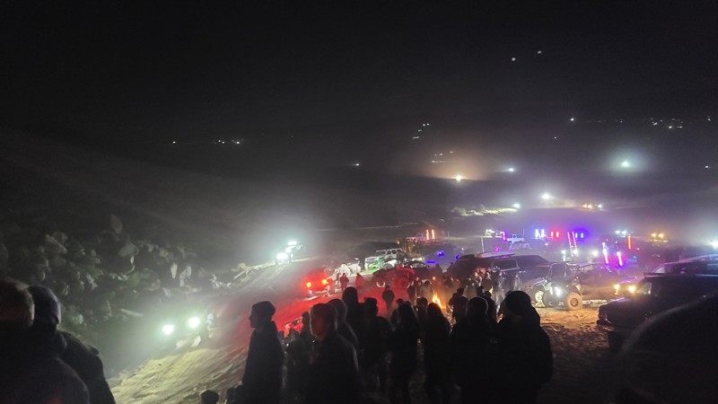 California: Means Lake to Chocolate Thunder Hero Photo