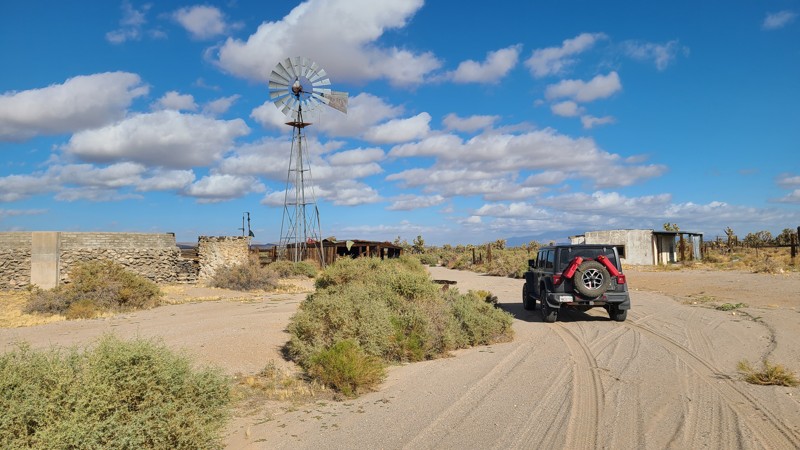 Deer Spring Pipeline Road - Beginner Trails