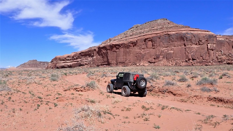 Utah: Levi Well Road Hero Photo