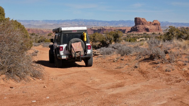 Courthouse Rock aka Buttes and Towers - Waypoint 16: Stay Right