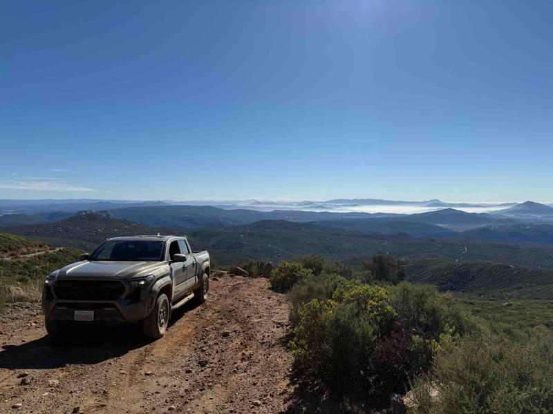 16S17 - Los Pinos Road Trail Review Photo