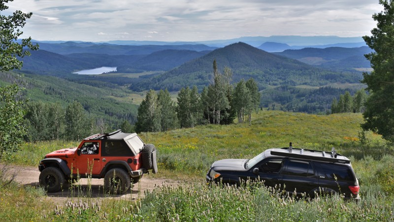 Colorado: Twin Saddle Hero Photo