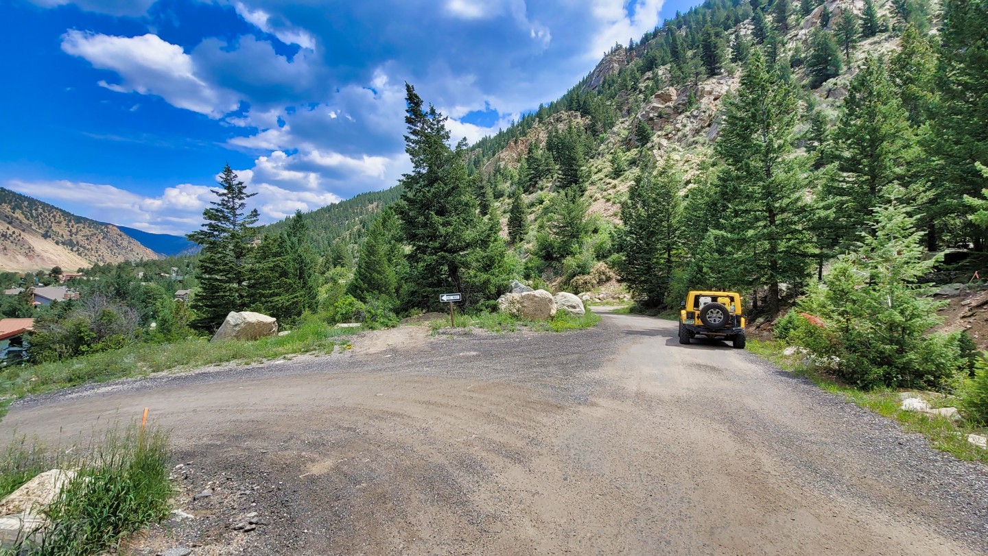 Saxon Mountain Road - Waypoint 1: Trailhead