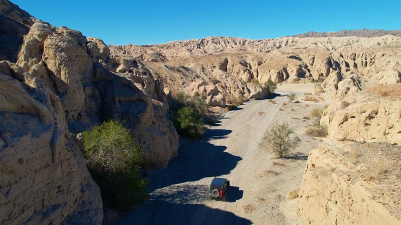 California: Meccaopia Jeep Trail Hero Photo